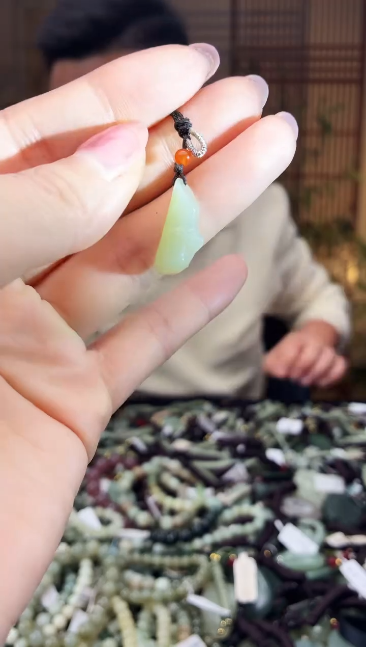 颈饰未镶嵌和田玉多样性发货，拍一发一