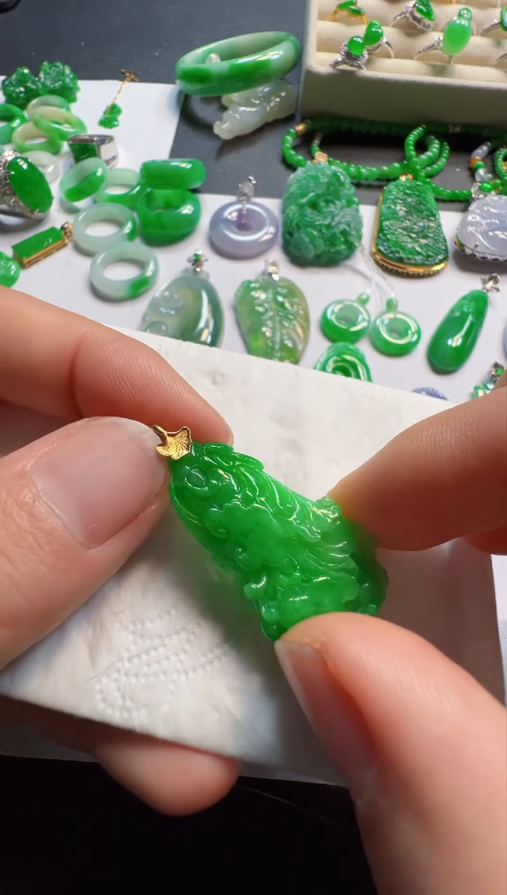 吊坠(不含链)18K金镶嵌翡翠2680