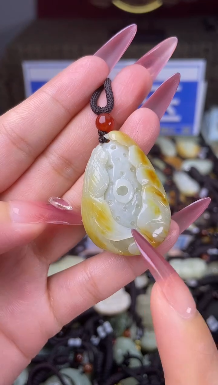 和田玉未镶嵌颈饰1