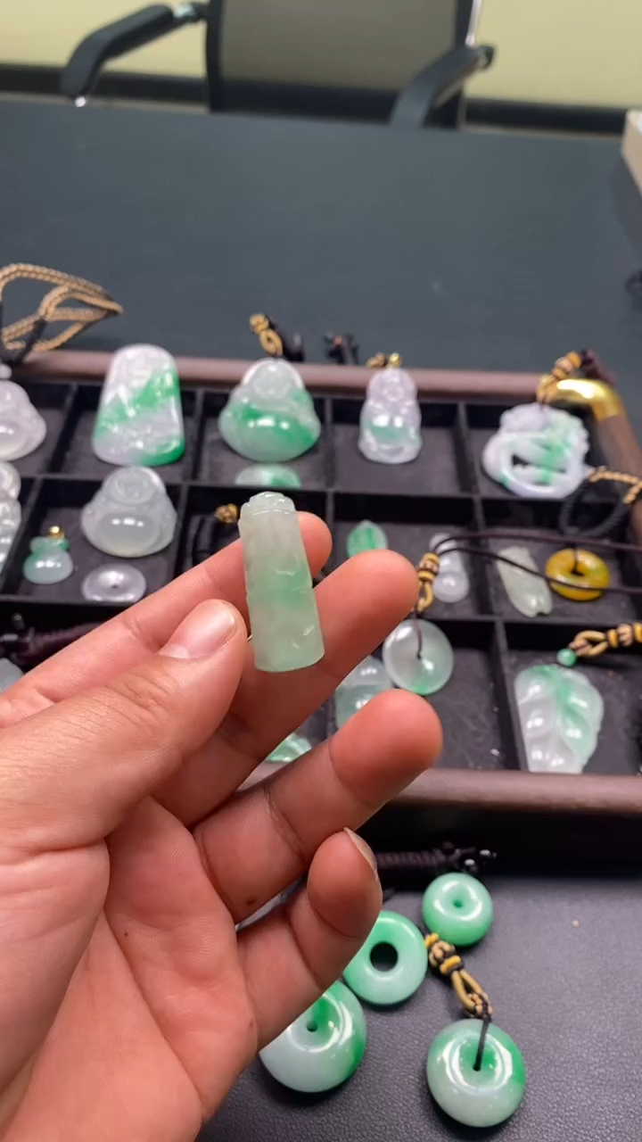 未镶嵌挂件翡翠精品吊坠一物一拍
