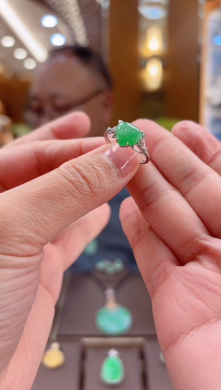【闪购商品】翡翠戒指18K金镶嵌戒指