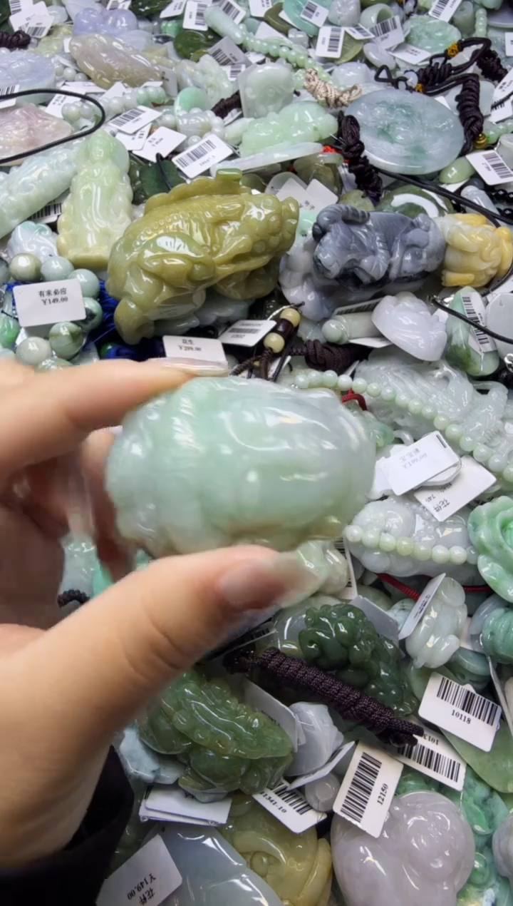 【闪购商品】翡翠颈饰未镶嵌00000305