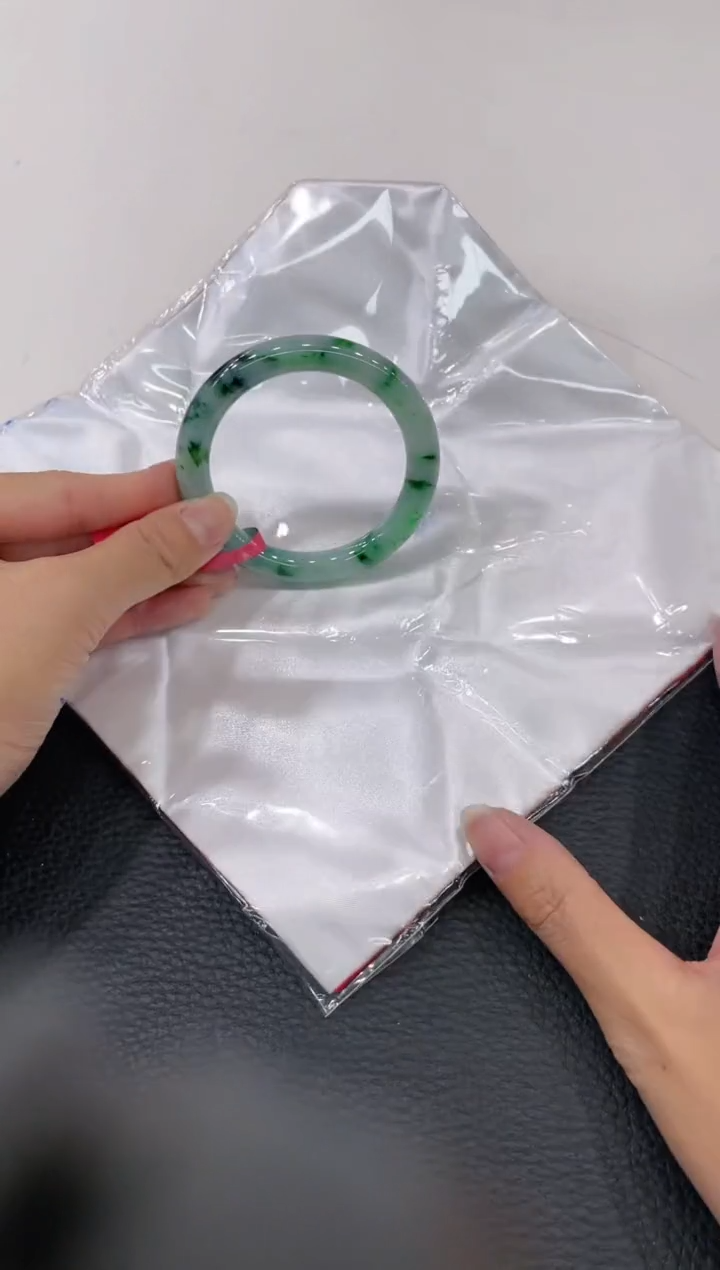 【闪购商品】翡翠手镯未镶嵌手镯