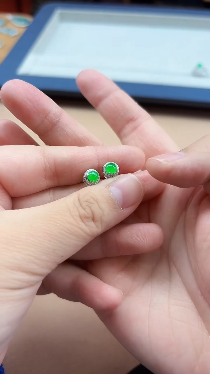 【闪购商品】翡翠耳饰18K金镶嵌耳钉