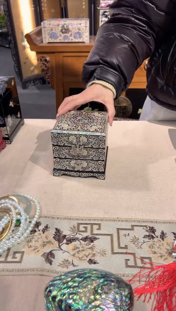 【闪购商品】黑底龙凤·弘贝雅螺钿漆器文化馆