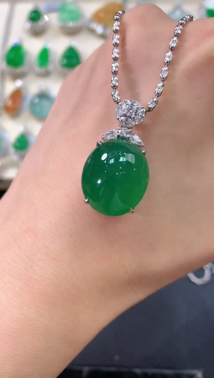 【闪购商品】翡翠吊坠(不含链)18K金镶嵌D60   