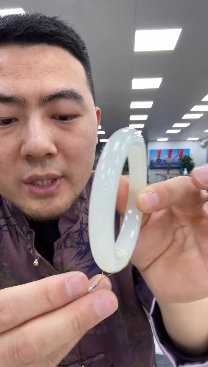 【闪购商品】和田玉手镯未镶嵌59-60  113