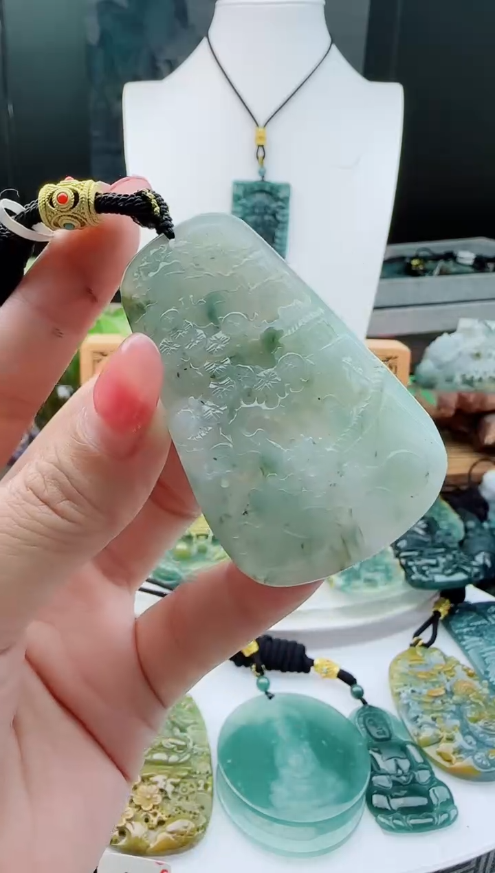 【闪购商品】翡翠颈饰未镶嵌11111111