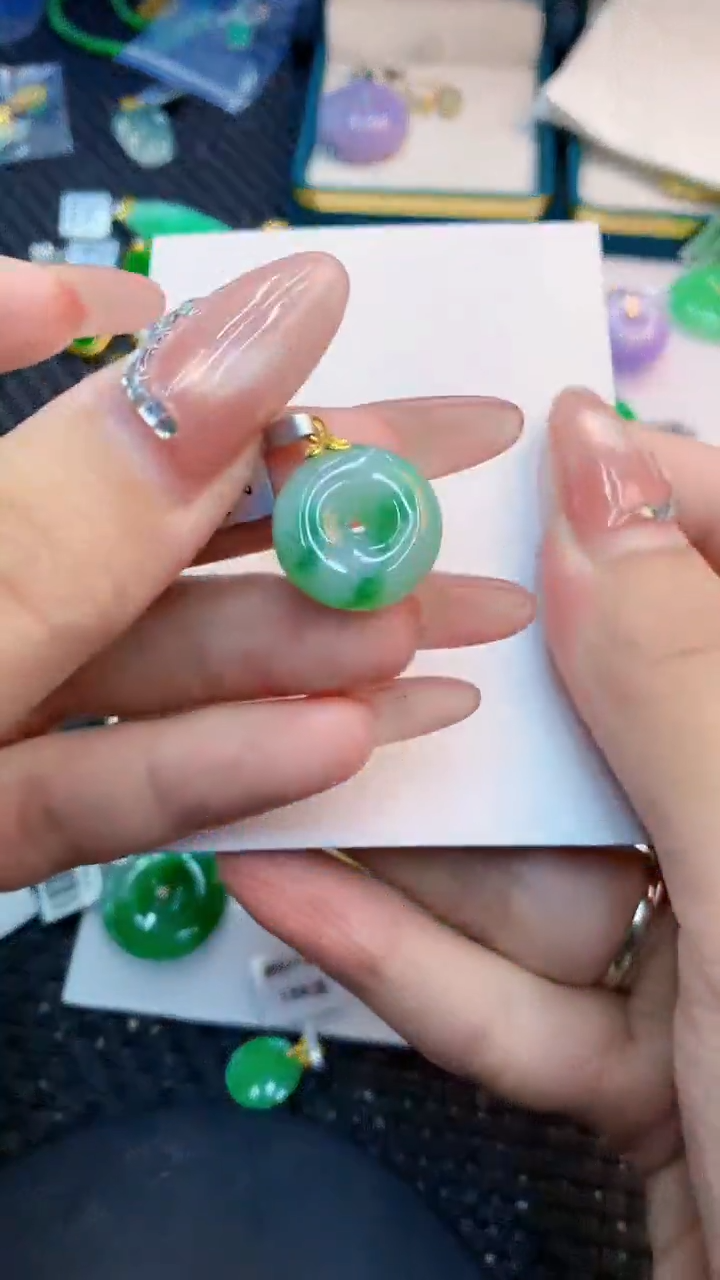 翡翠18K金镶嵌吊坠(不含链)1