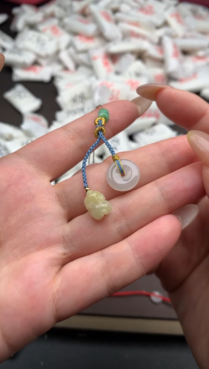 【闪购商品】翡翠挂件未镶嵌—