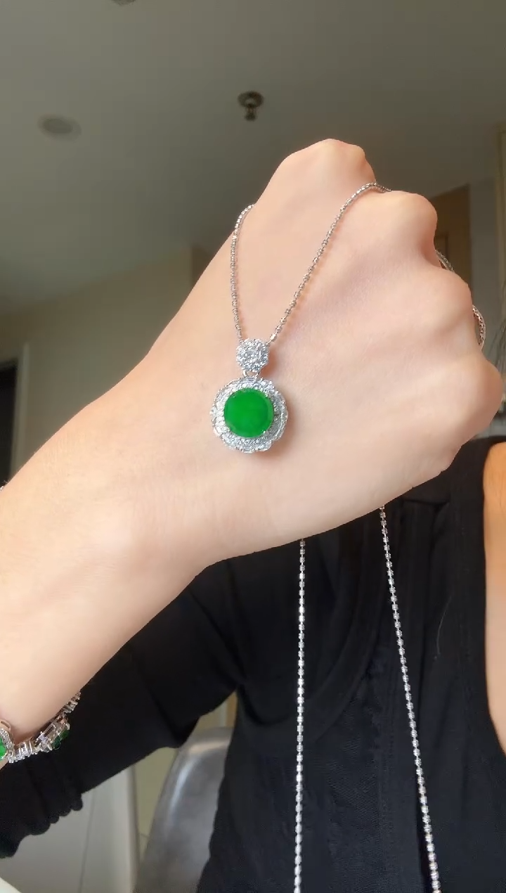 【闪购商品】翡翠吊坠(不含链)银S925镶嵌天然翡翠吊坠