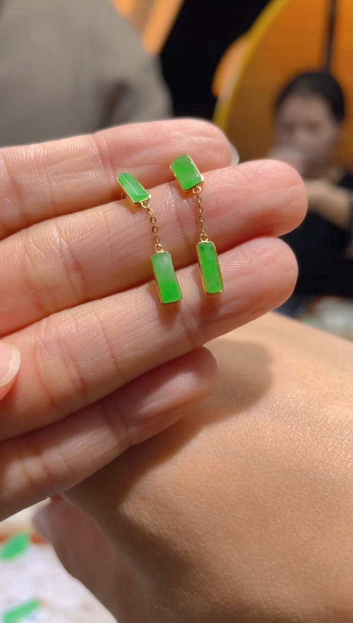 【闪购商品】翡翠颈饰18K金镶嵌假一赔三