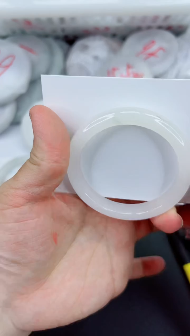 【闪购商品】石英质玉手镯未镶嵌248-52.2