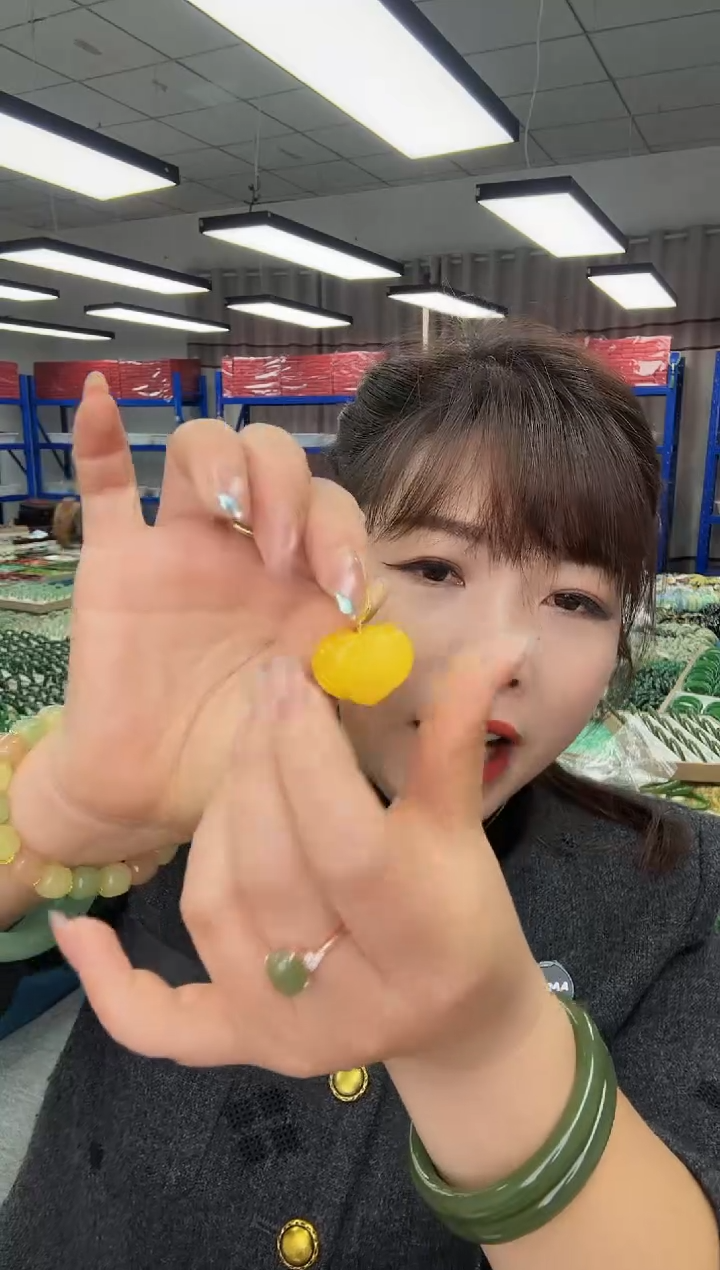 蜜蜡颈饰未镶嵌小心心