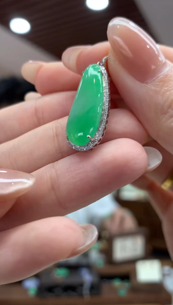 翡翠18K金镶嵌吊坠(不含链)福瓜