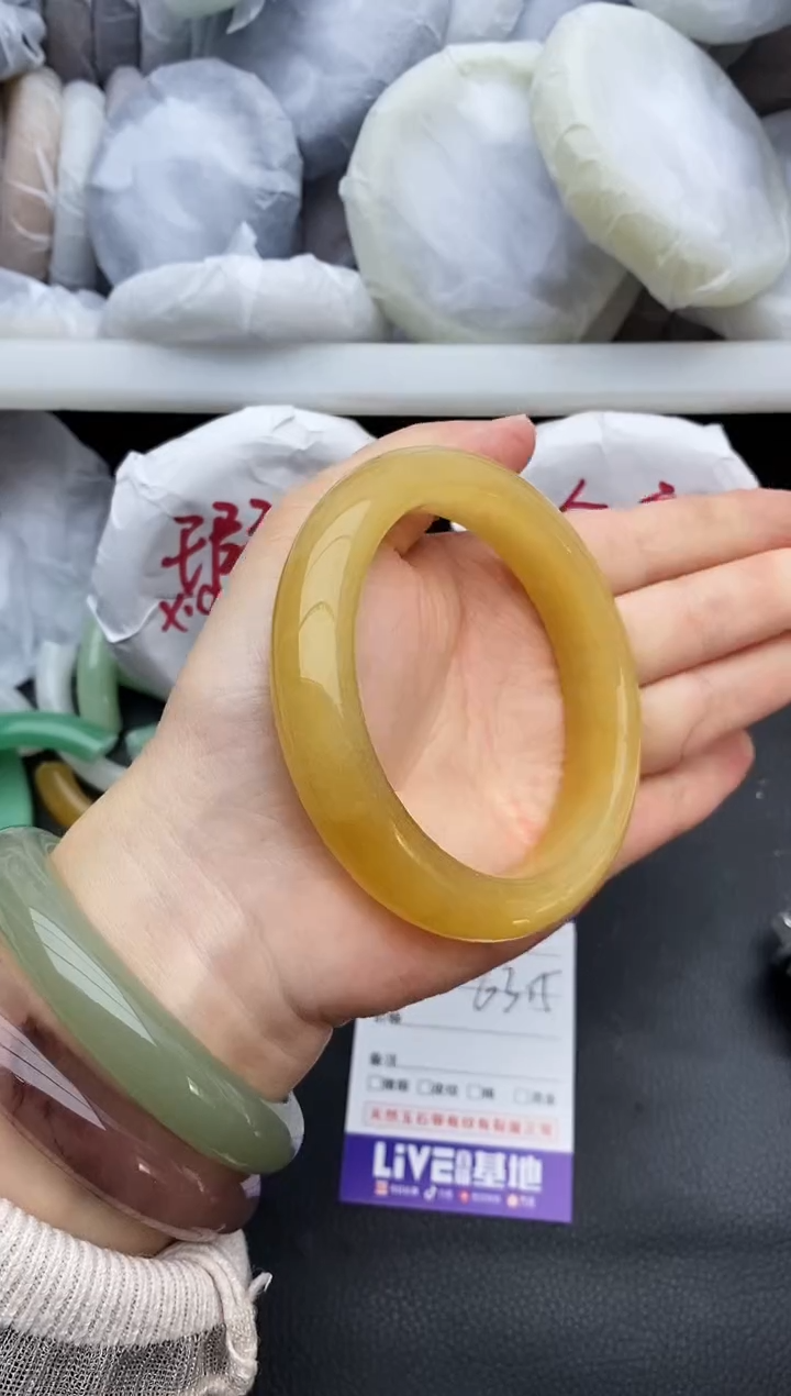 未镶嵌手镯石英质玉瑕疵215+63.5