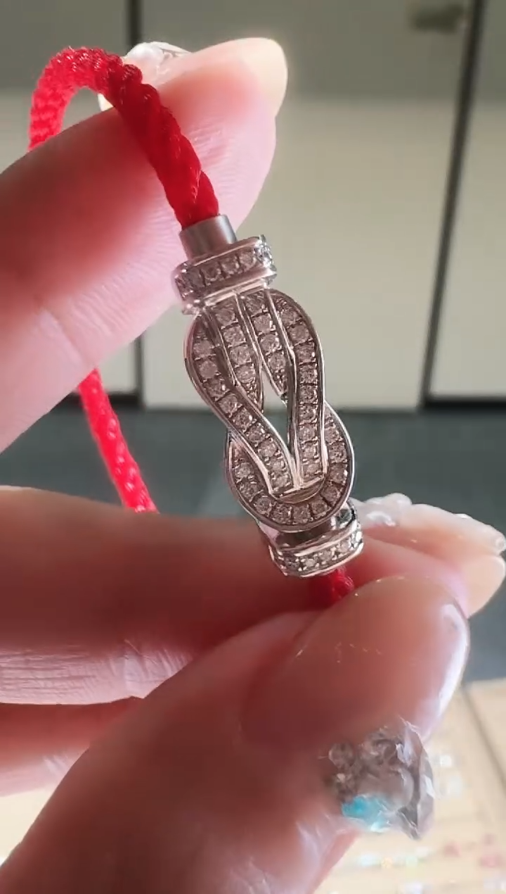 18K金镶嵌吊坠钻石中号8字AT0004-W