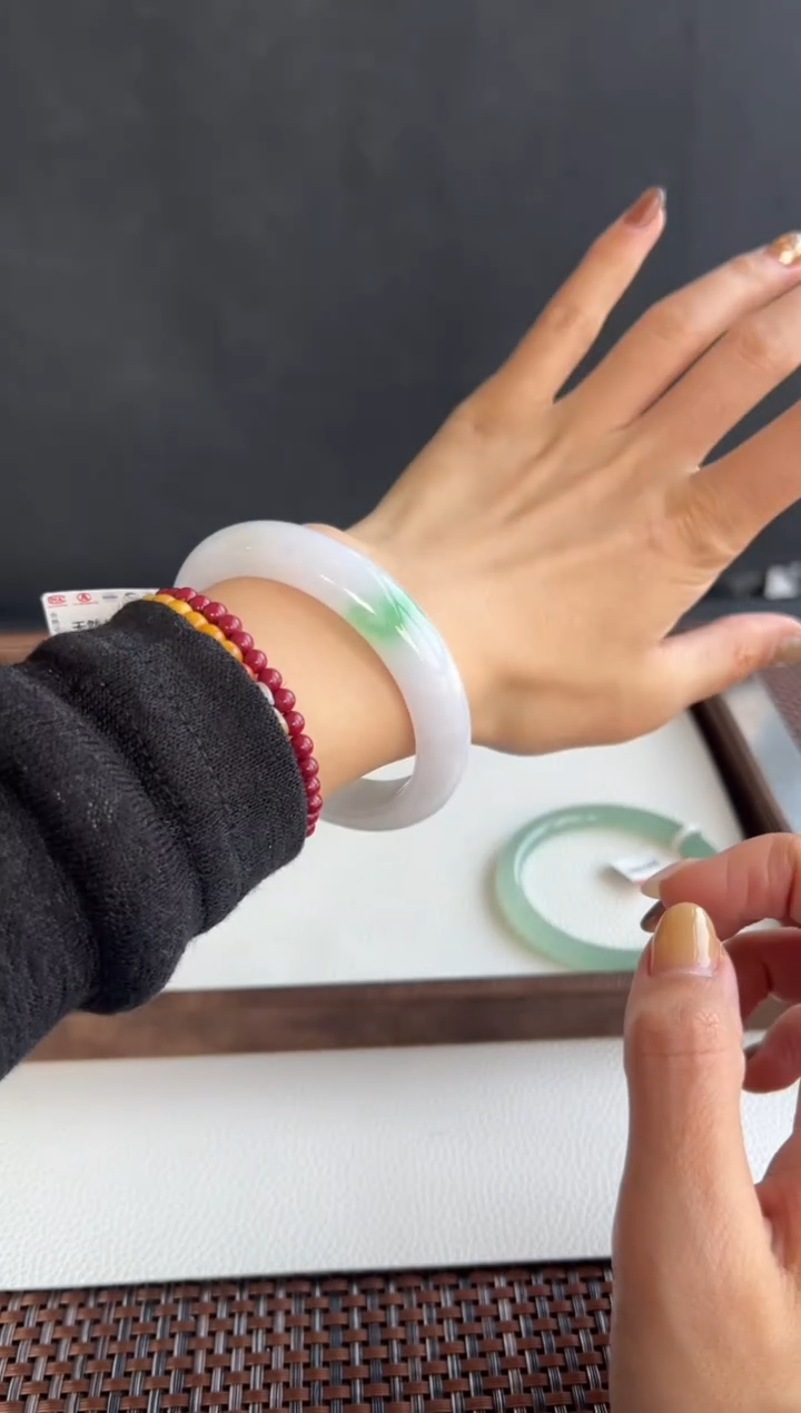 【闪购商品】翡翠手镯未镶嵌41号57.1*12.9*8.1