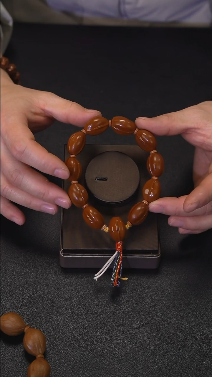 手串/手链橄榄核.......1.6铁核鲨鱼背