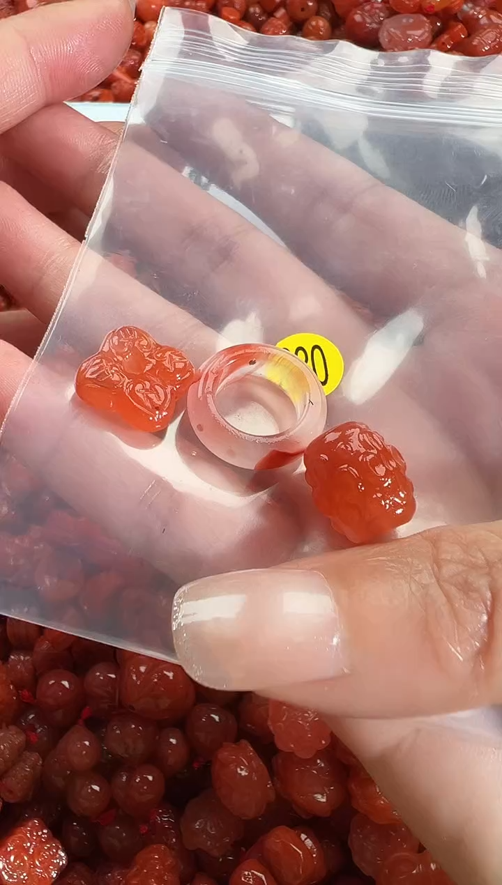 颈饰未镶嵌南红玛瑙1