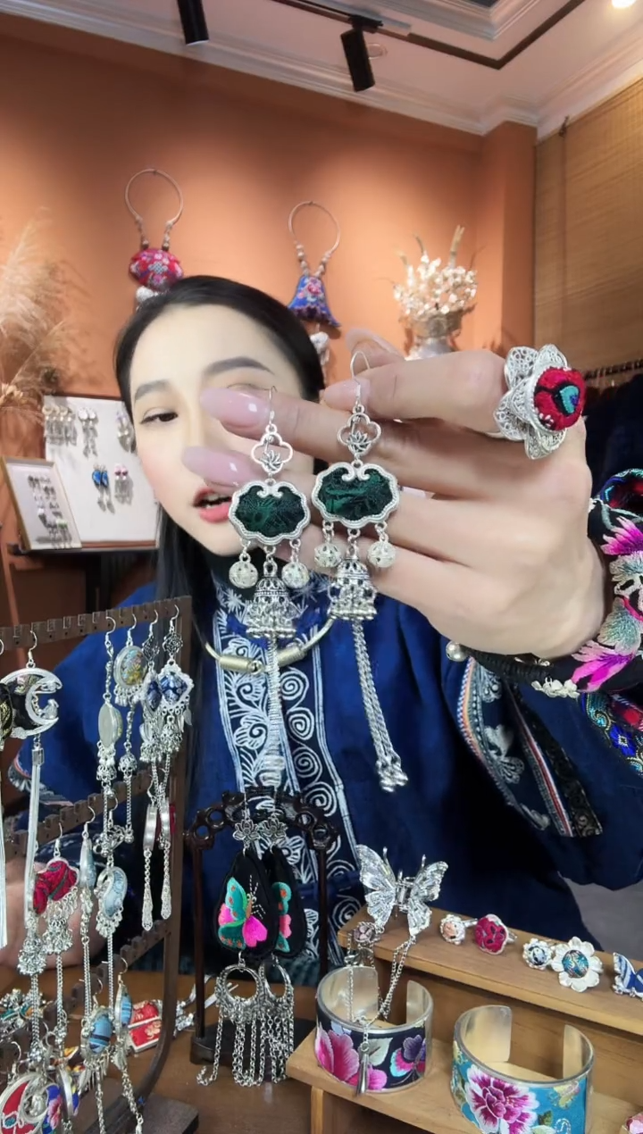 【闪购商品】刺绣纯手工耳环民族风