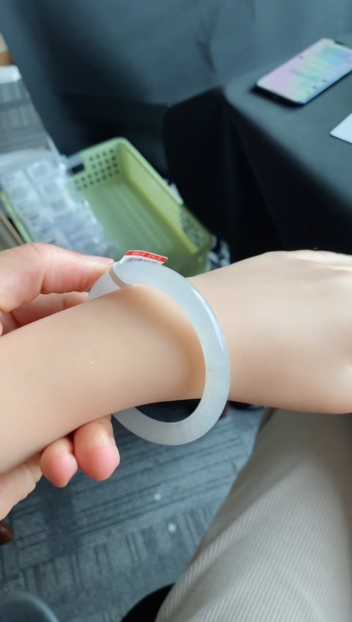 【闪购商品】翡翠手镯未镶嵌30号55.5*8.6*8.5圆条