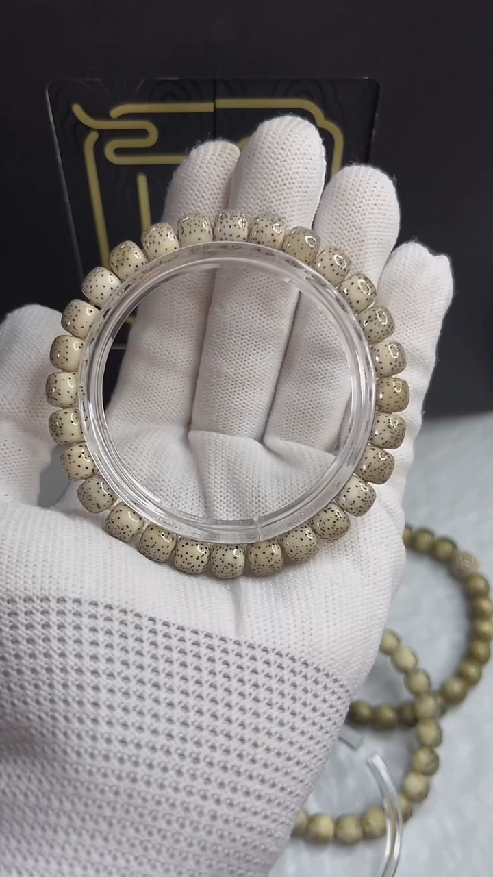 手串星月菩提小驼包8x7.a670