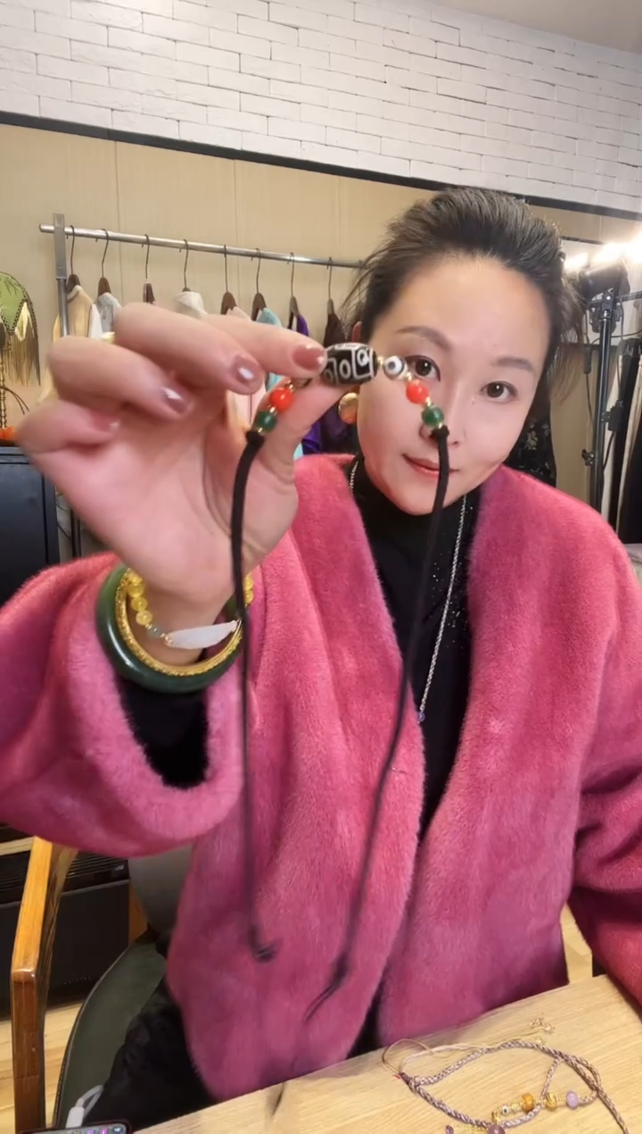 卡*李天珠配件1个---------