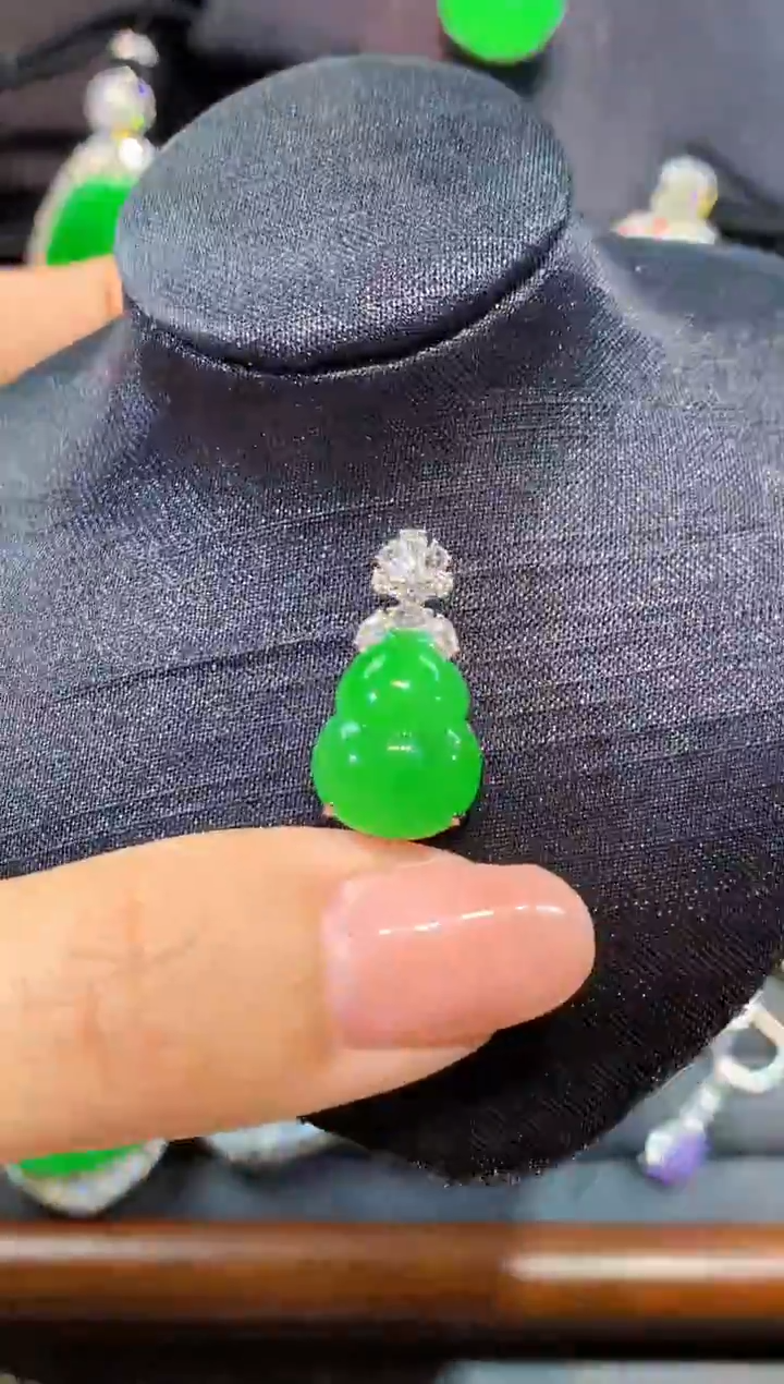 吊坠(不含链)18K金镶嵌翡翠吊坠