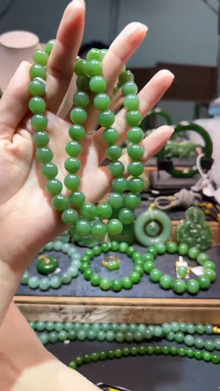 和田玉（碧玉）未镶嵌颈饰1