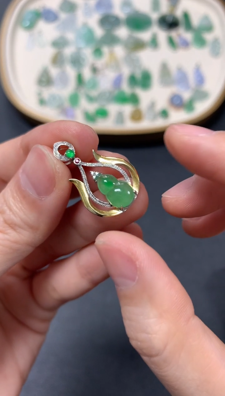 【闪购商品】翡翠吊坠(不含链)18K金镶嵌2680