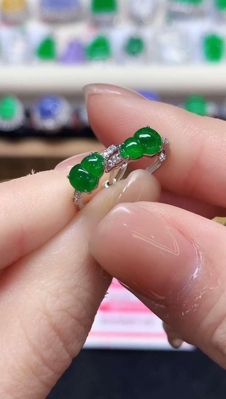 18K金镶嵌翡翠耳饰AL多样性发其一