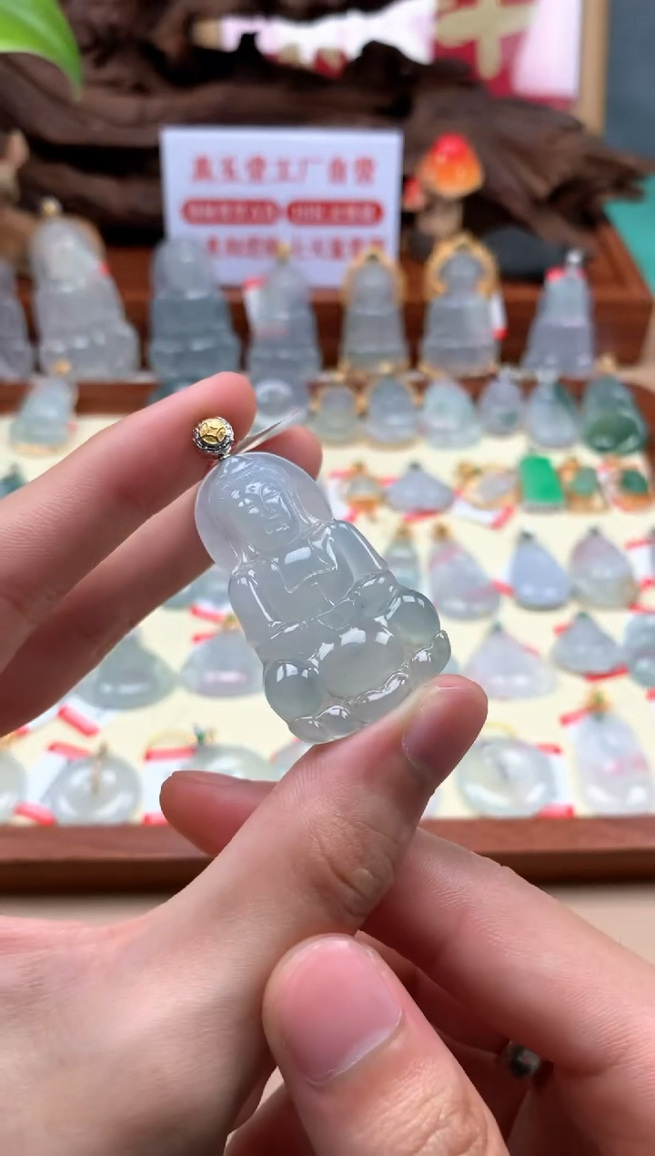 【闪购商品】翡翠18K金镶嵌颈饰观音