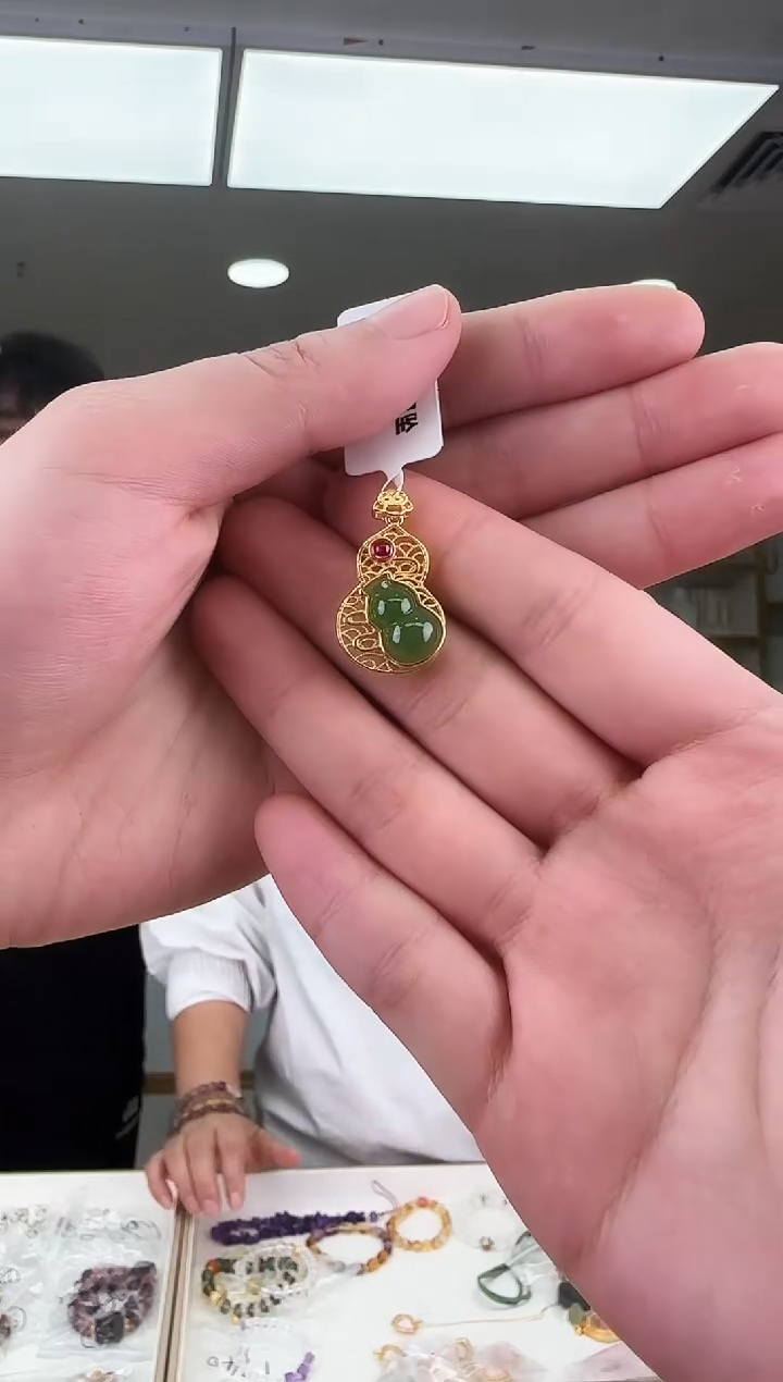 【闪购商品】翡翠颈饰18K金镶嵌      