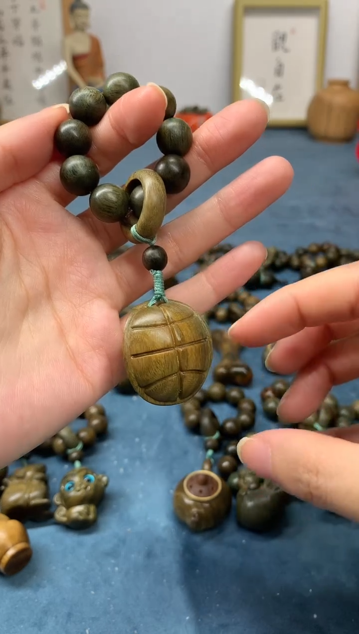 【闪购商品】维腊木（绿檀）把件富甲一方 盘玩件