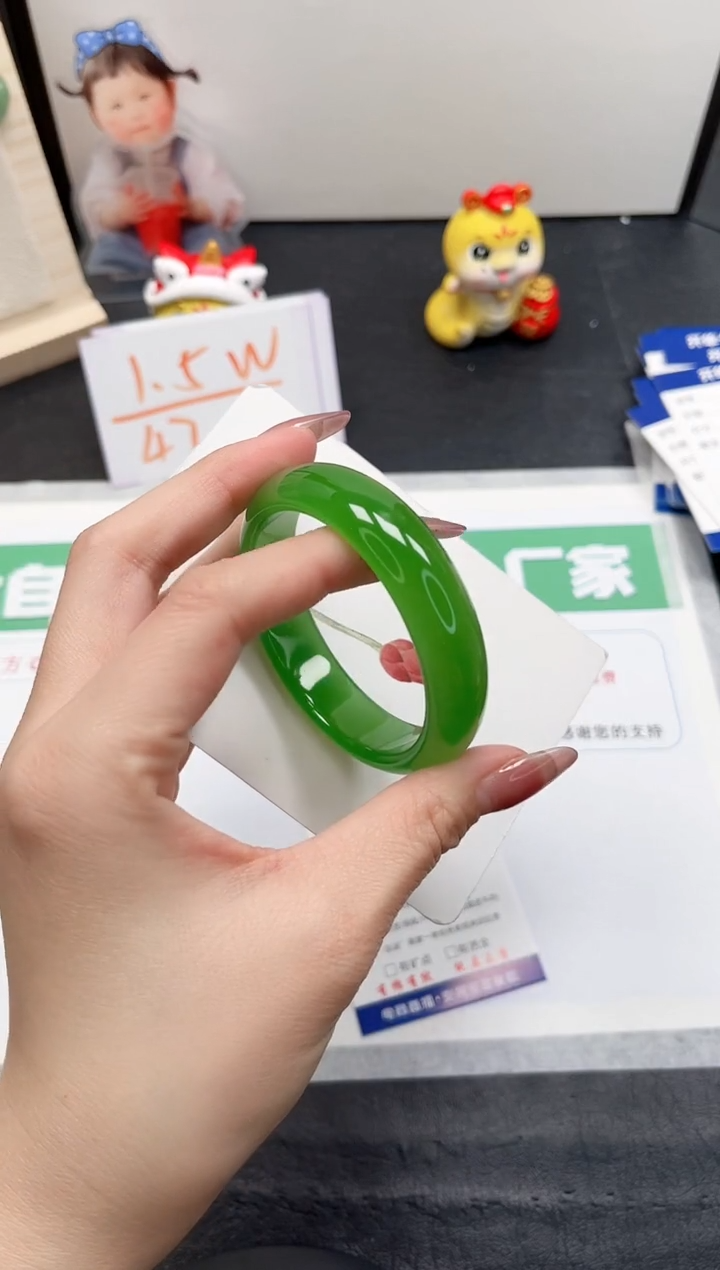 【闪购商品】石英质玉手镯未镶嵌126-54