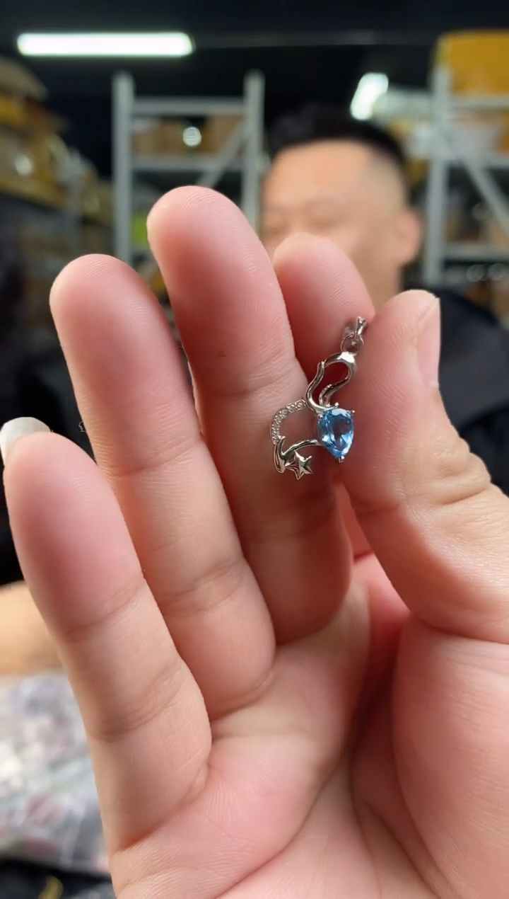 【闪购商品】托帕石吊坠(不含链)银S925镶嵌多样性发其一颜色微差