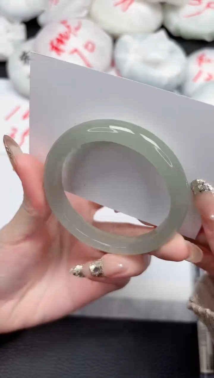 【闪购商品】石英质玉手镯未镶嵌246-52.5