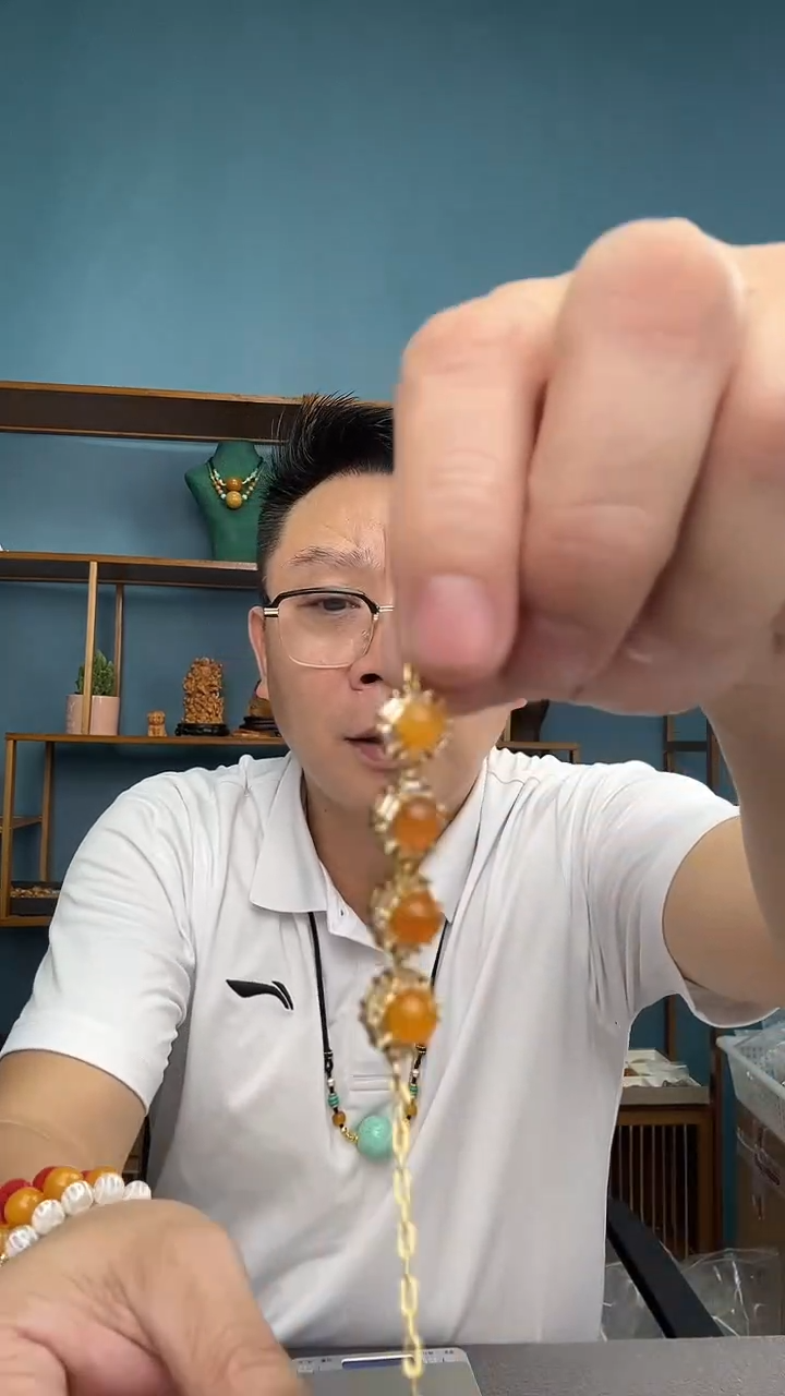 未镶嵌琥珀裸石29（有瑕介意勿拍）