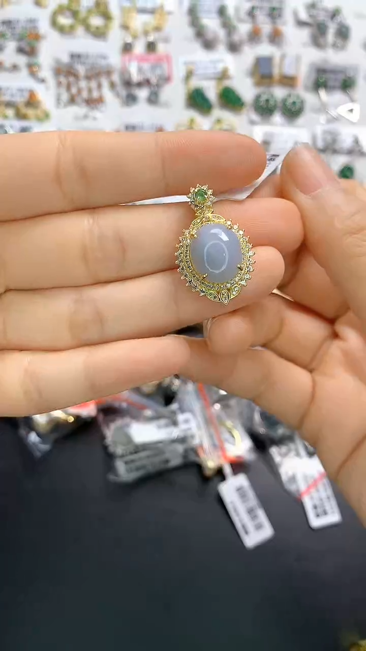 翡翠银S925镶嵌颈饰翡翠 银S925镶嵌 颈饰