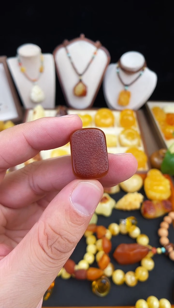 琥珀未镶嵌珠宝奇石柒月