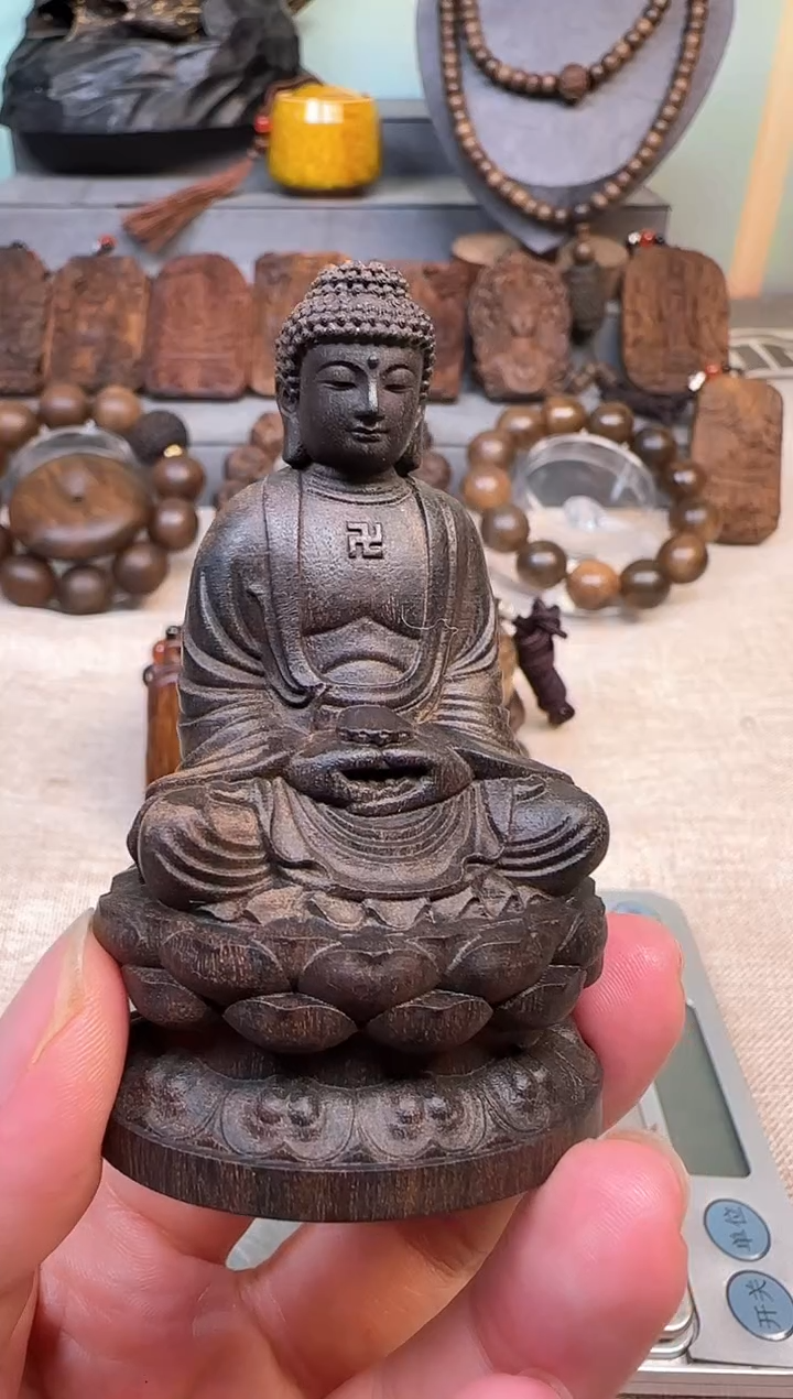 木坐如来原木雕刻手把件长7