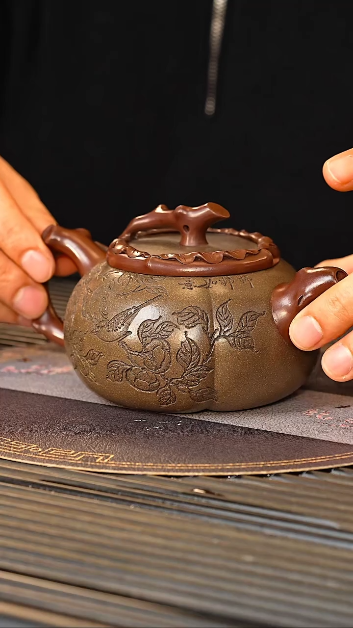 【闪购商品】紫砂茶壶ZCP 老青段 柿柿如意 340cc