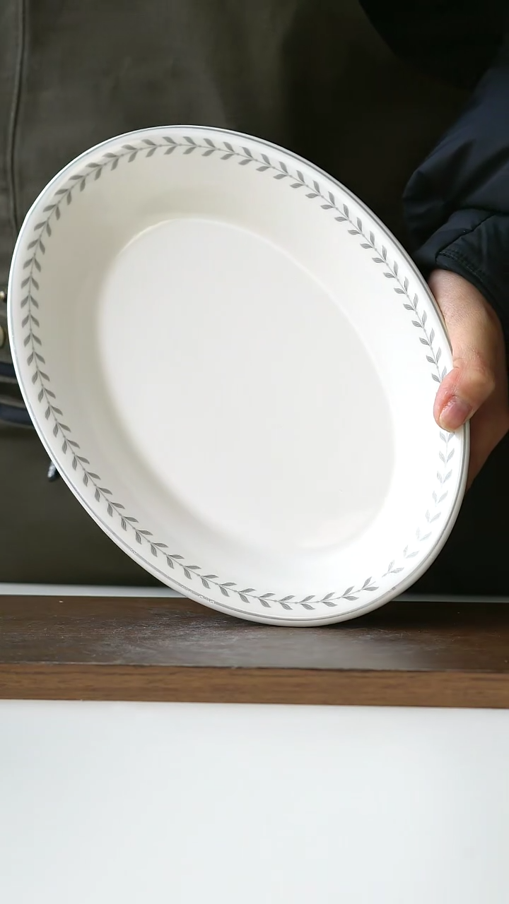 【闪购商品】陶瓷月桂灰鱼盘26cm@4-2@