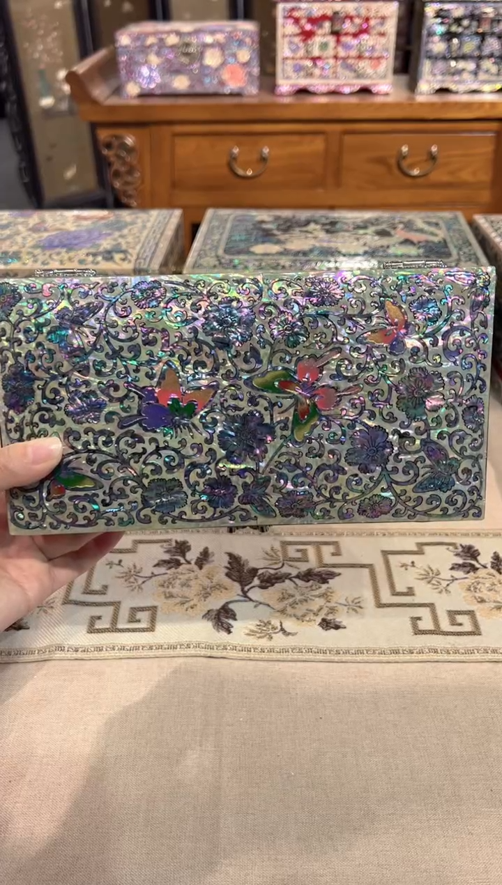 【闪购商品】按扣黑金鲍弘贝雅螺钿漆器文化馆