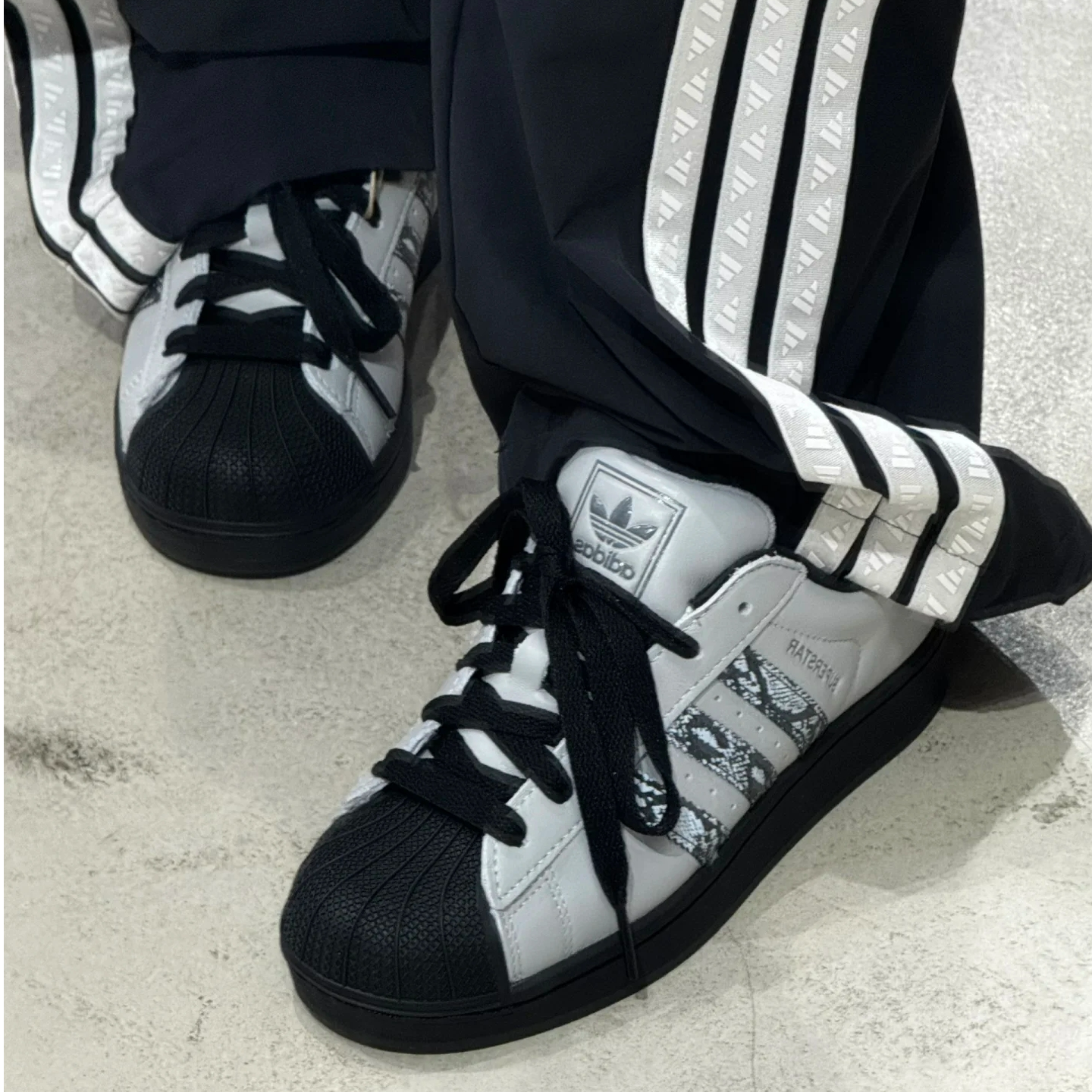 adidas/阿迪达斯SUPERSTAR2代灰蛇纹反光经典贝壳运动板鞋JP6059