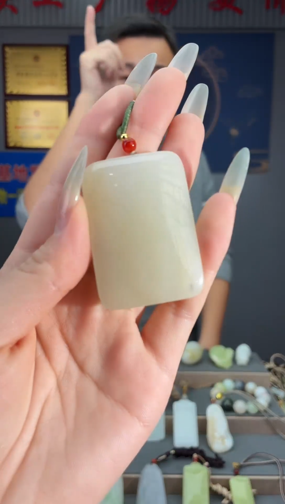 颈饰未镶嵌和田玉1