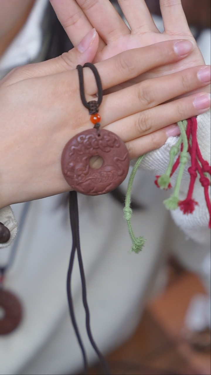 【闪购商品】泥塑花蕊夫人生肖牌脖挂（拍下备注生肖）