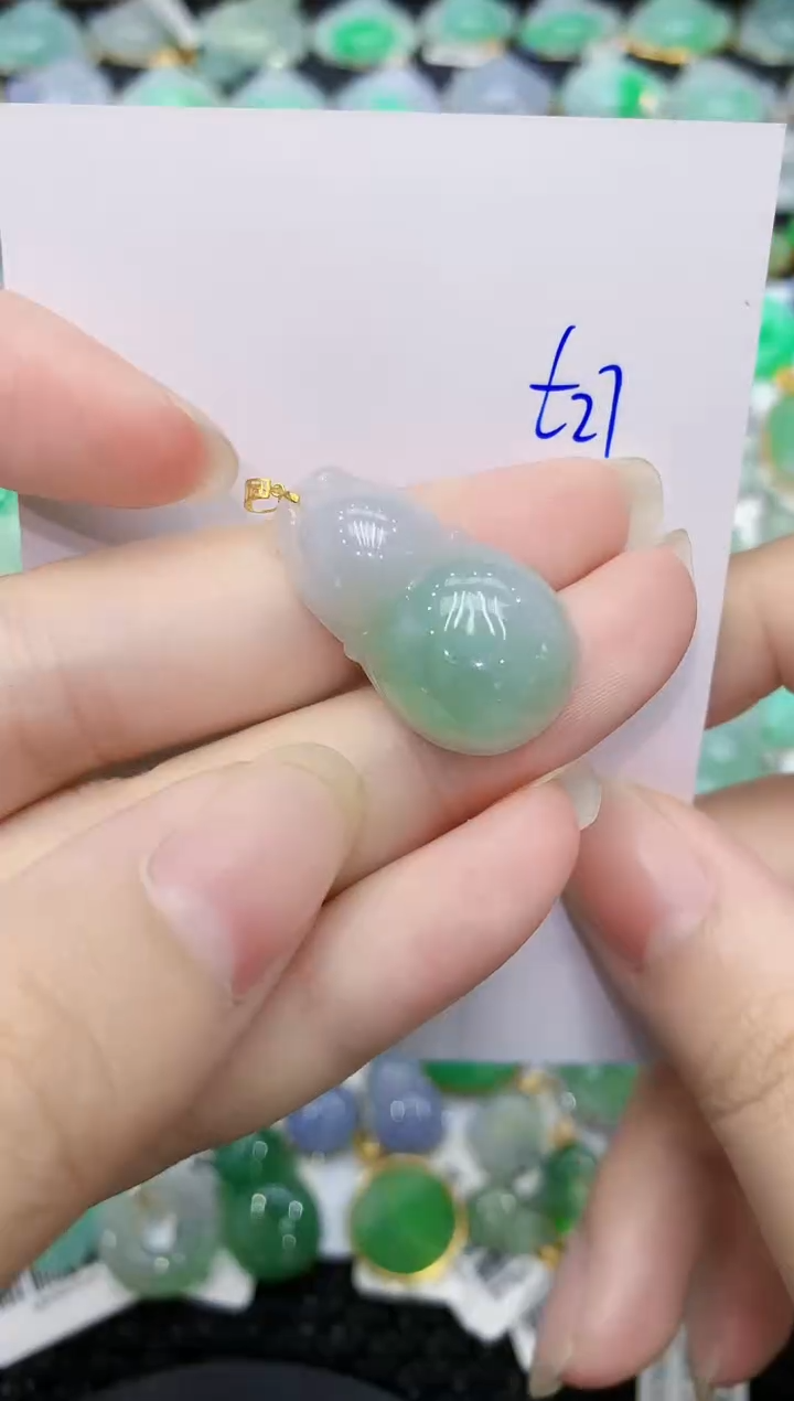 翡翠18K金镶嵌颈饰111111111