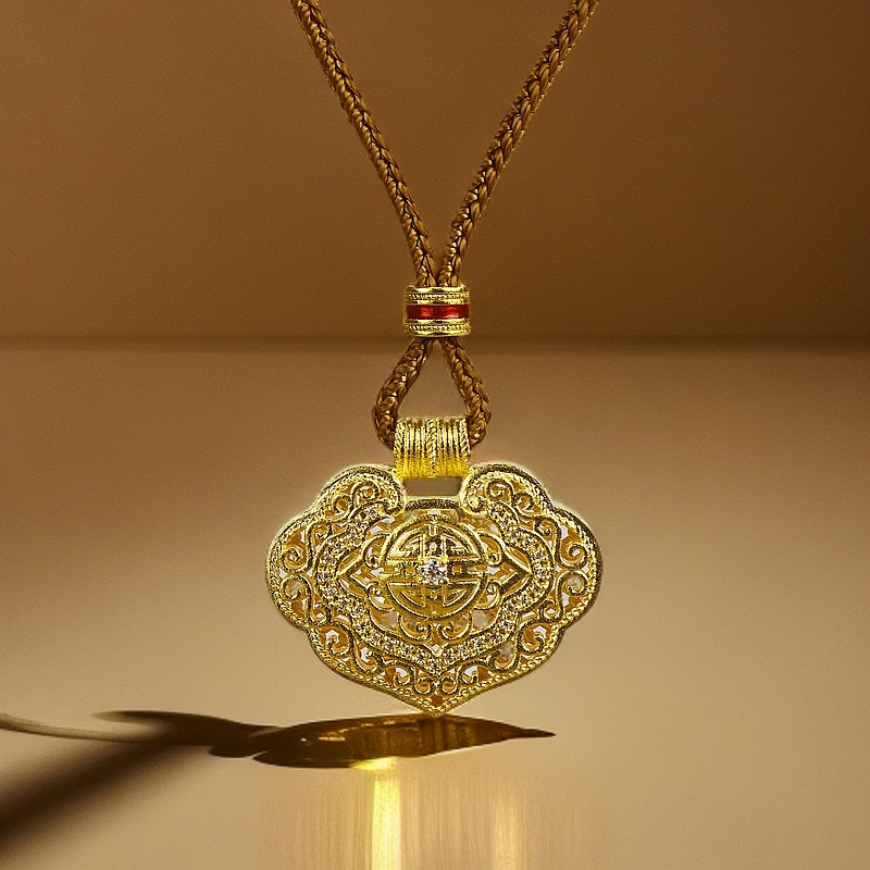 坠链均足银 HOTITIN古法镶钻如意锁吊坠，镶嵌镂空花丝金色雕刻